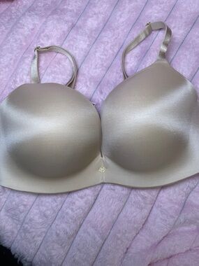 Victoria's Secret Smooth Beige T-Shirt Bra